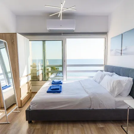 Armonia Seafront דירה *