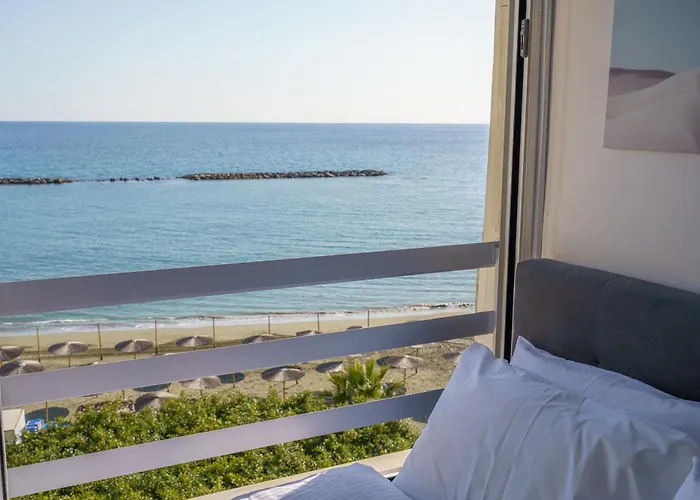 Armonia Seafront Appartement Limassol